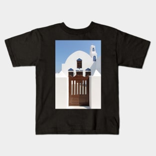 Church with Gate: Oia, Santorini Kids T-Shirt